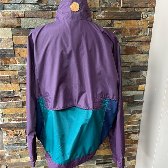 Vintage Purple and Teal Edmonton Petroleum Golf & C.C. Lined Windbreaker Jacket - Picture 7 of 10